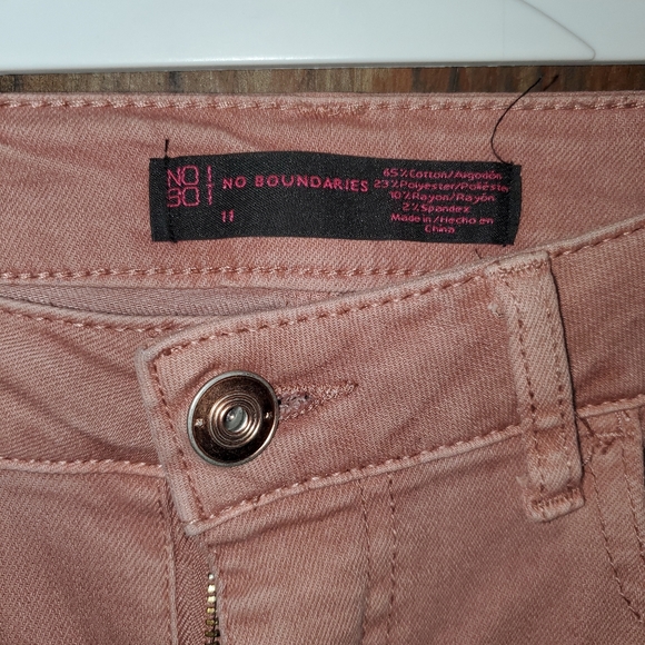 No Boundaries mauve Jean jeggings 11 - Picture 3 of 4